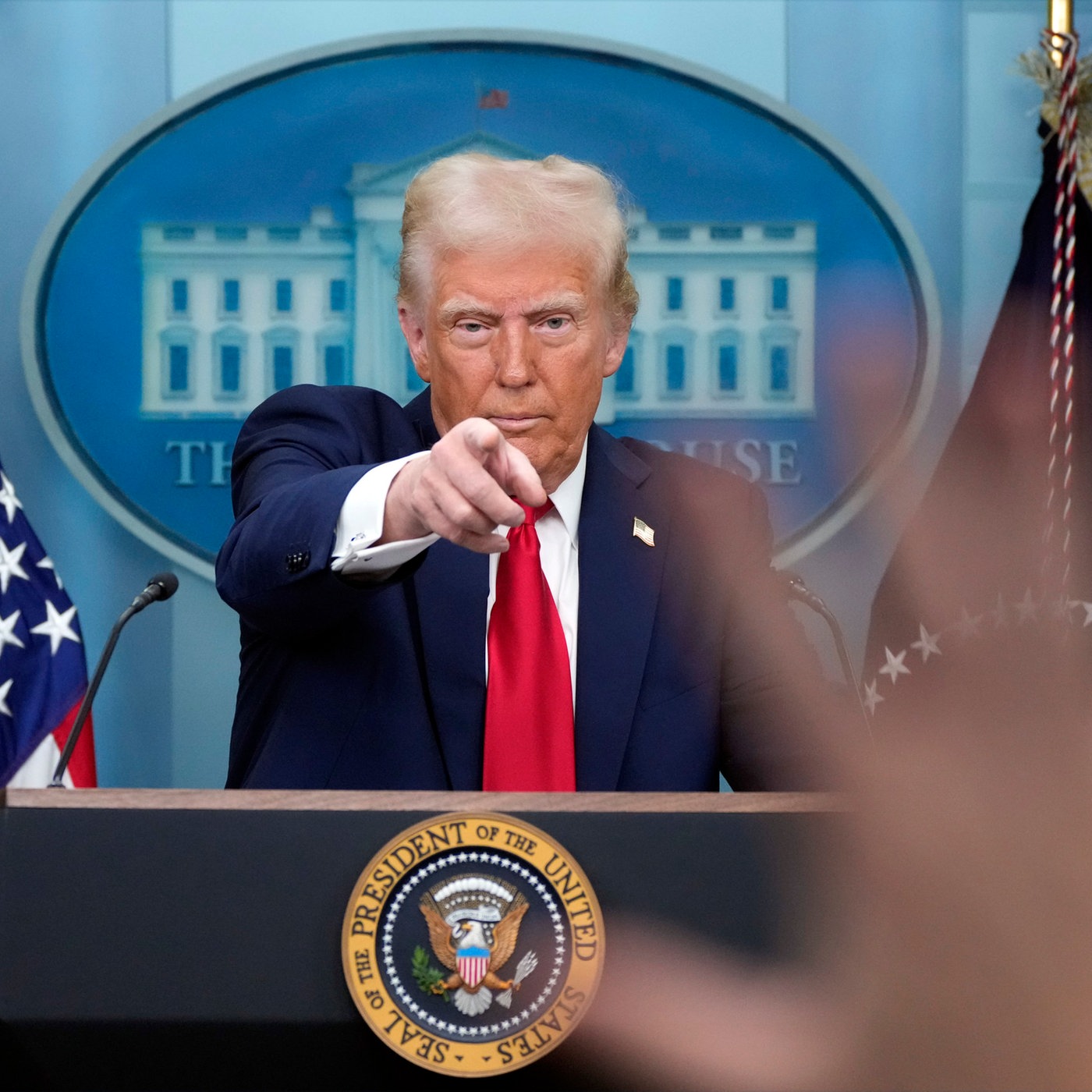 Trump-Regierung fördert KI-gesteuerte Fahrzeuge – kritisiert als Überwachungsinstrument