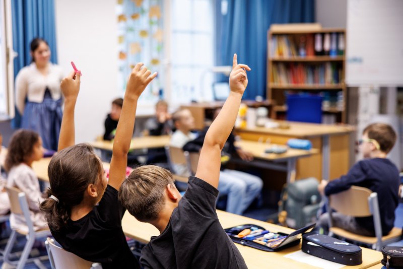 Die französische Erziehungskrise: Wie Migrationspolitik Schulsysteme überfordert