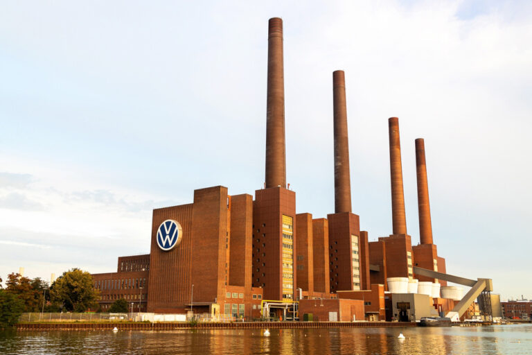 Kaltblütige Übernahme: Wie China Deutschlands Automobilindustrie in eine Finanzkatastrophe stürzt
