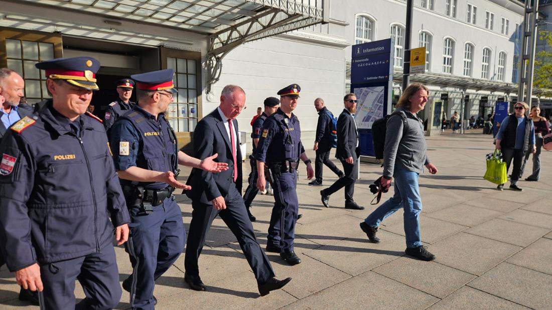 Österreichs Polizei am Rande des Zusammenbruchs: „Die Motivation ist verschwunden, die Sicherheit zerbricht“