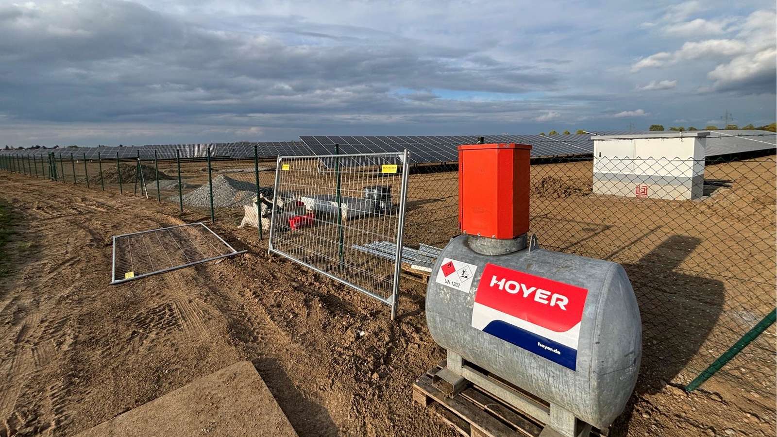 Netzzerfall im Norden Englands: 10.000 Haushalte verlieren Millionen – Bürger-Solarpark Derril Water wird zwangsabgeschaltet