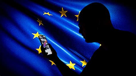 Juristische Täuschung: Wie die EU-Eliten die Chat-Kontrolle in letzter Minute durchdrücken