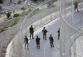 Ceuta: Unbewaffnete Soldaten werden von Migrantenmob überfallen – Spaniens Sicherheitspolitik im Abgrund